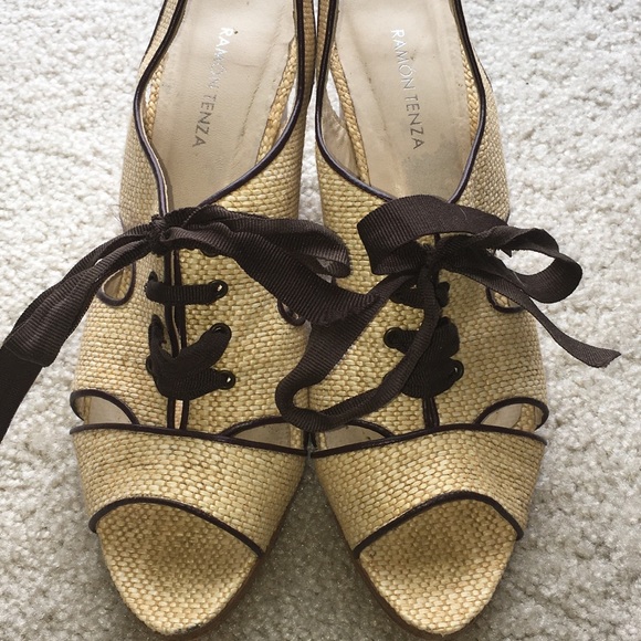 Ramon Tenza Heels Size 9 - Picture 3 of 8